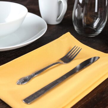 Gold Cutlery Cutlery on gold spun poly napkin